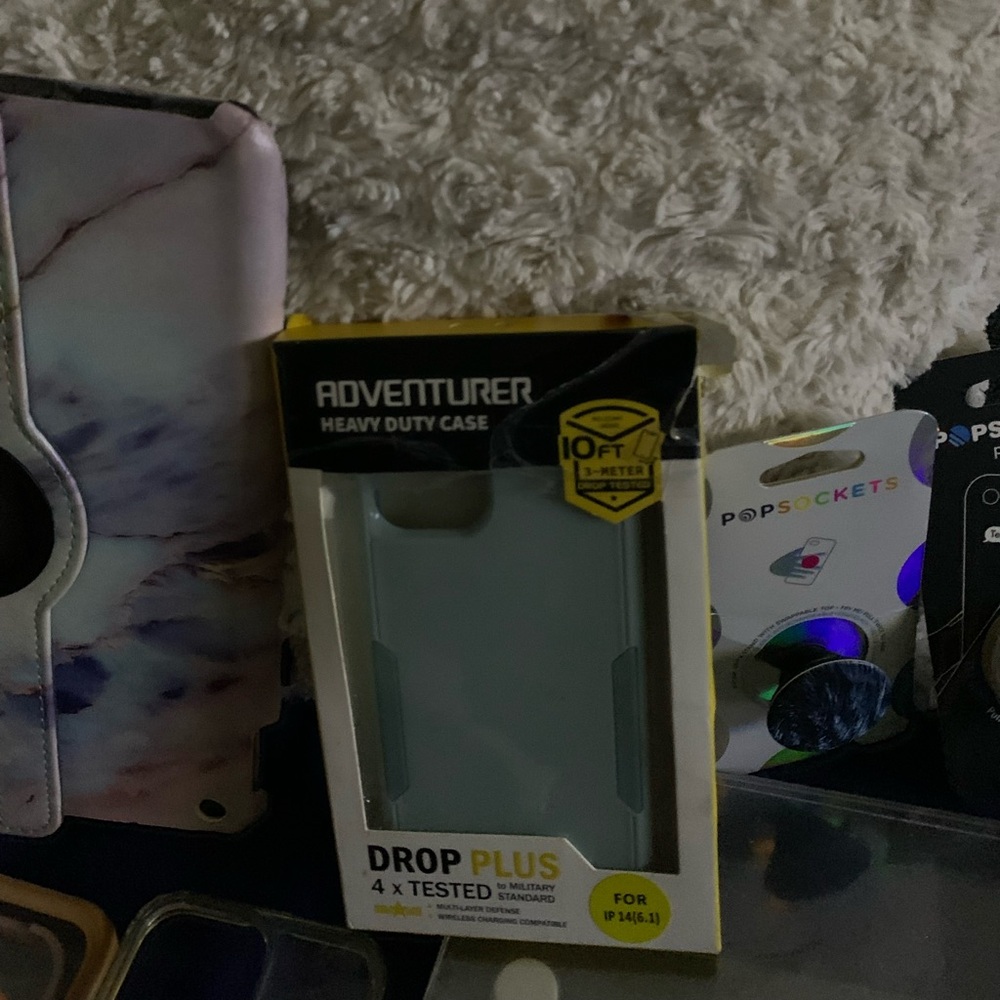 NEW-Apple iPhone case lot,with 3 pop sockets,a laptop & IPad covers,23 - Picture 3 of 12